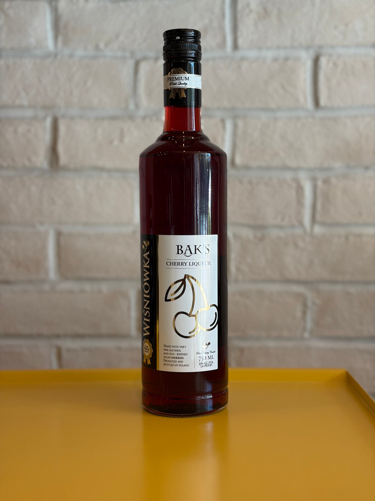 Bak's Wisniowka Cherry Liqueur 750 ml